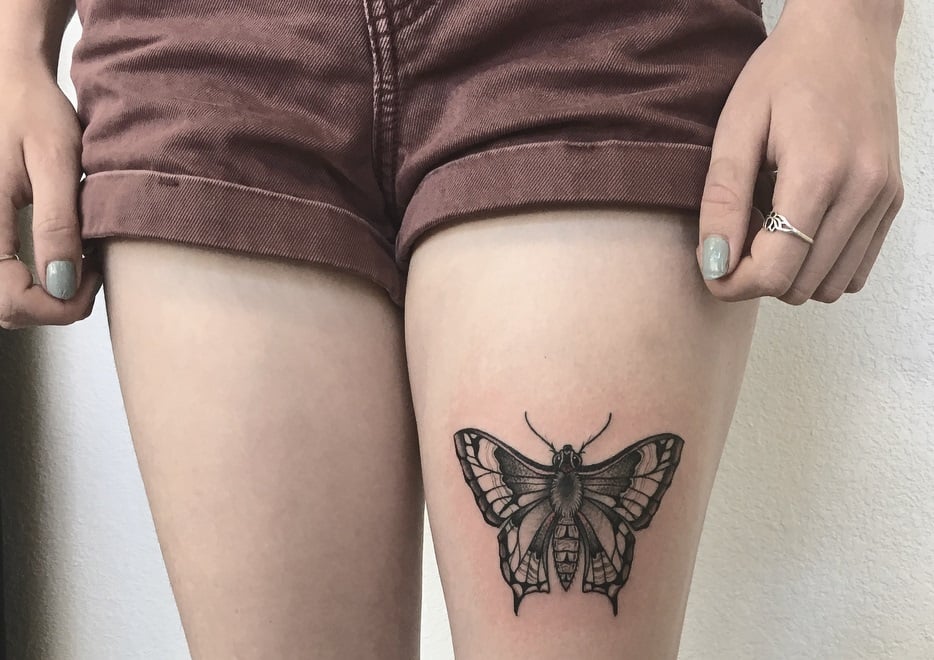 Tatuajes de Mujeres Pierna mariposa 5 - Tatuajes para Mujeres en las Piernas