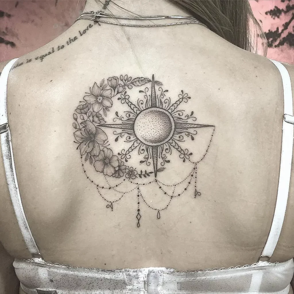 tatuaje luna sol geometricos espalda - Tatuajes de sol y luna