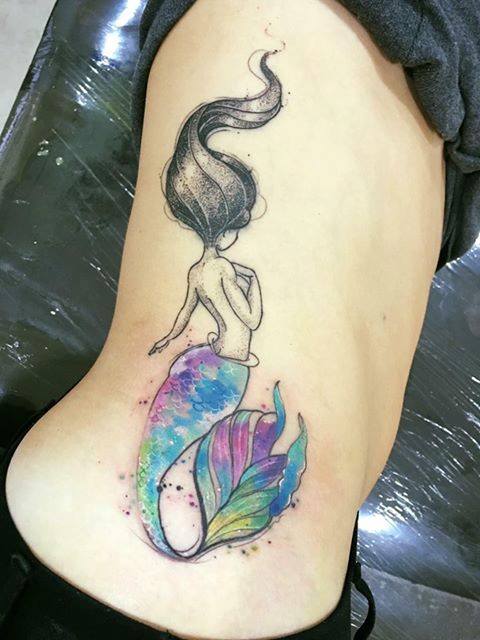 tatuajes de mujeres costillas 3 - Tatuajes de sol y luna