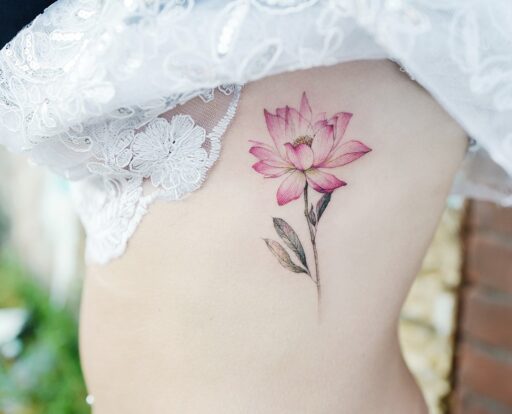 tatuajes de mujeres costillas 9 - tatuajes de infinito