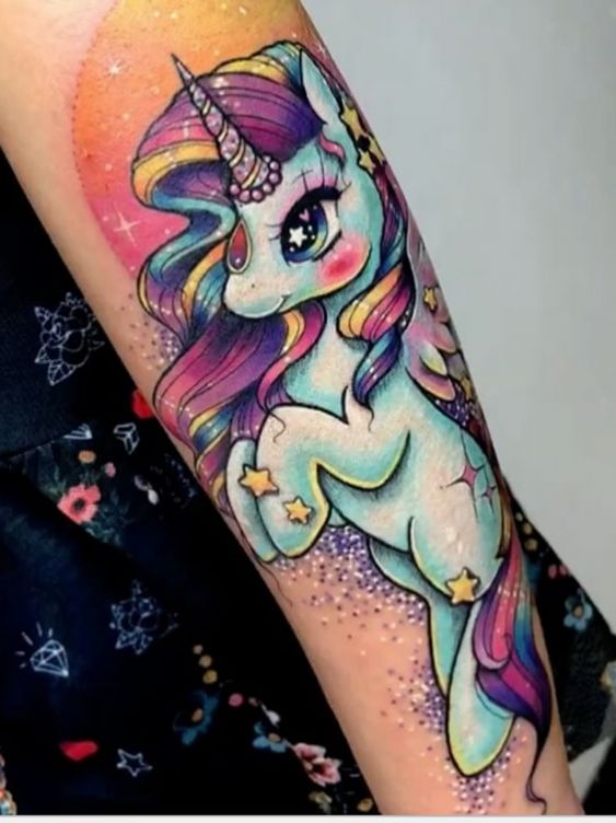 tatuajes de unicornios mujeres 7 - Tatuajes para Mujeres en las Piernas