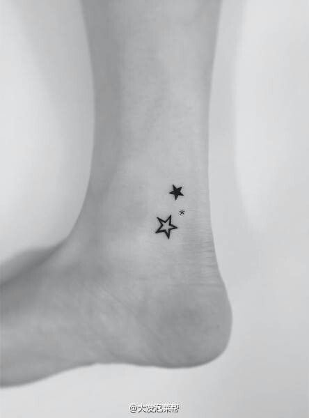tatuajes estrellas mujeres piernas 2 - Tatuajes para Mujeres en las Piernas