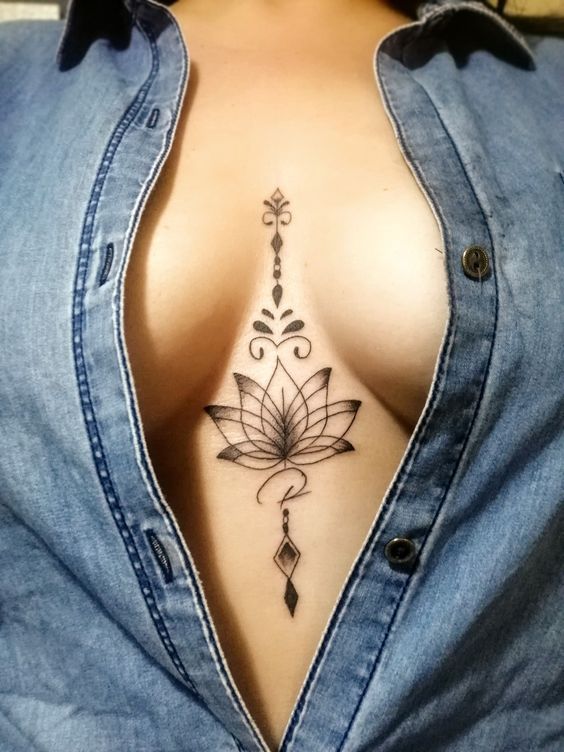 tatuajes mujeres pecho 1 - tatuajes de infinito