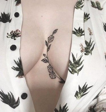 tatuajes mujeres pecho 5 - Tatuajes de sol y luna