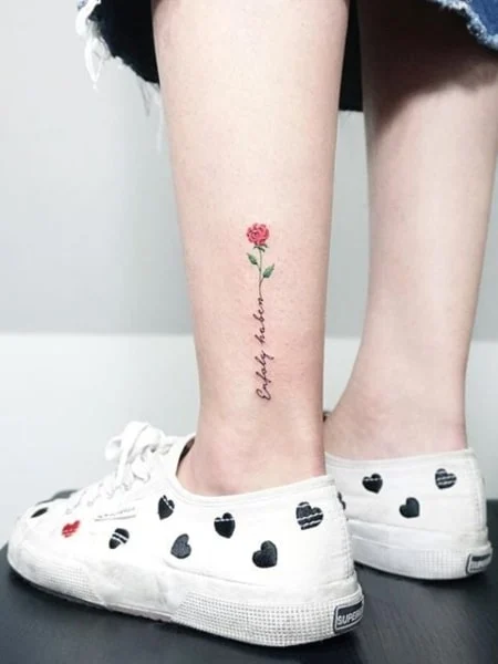 tatuajes para mujeres pierna pequeno 7 - Tatuajes para Mujeres en las Piernas